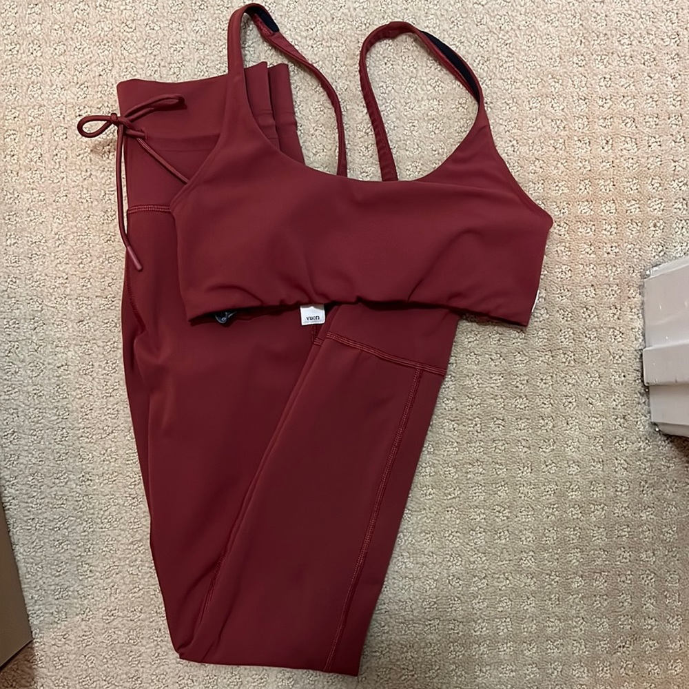 Vuori Daily Legging and Sports Bra Burnt Red Spice X-Small